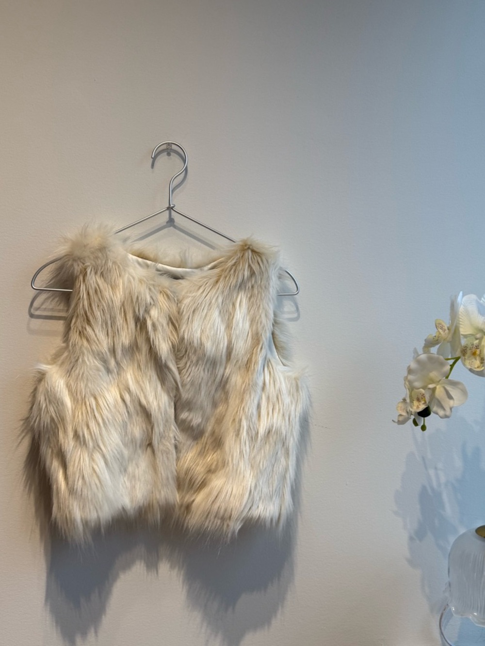 1JINN STUDIO Faux Fur Vest